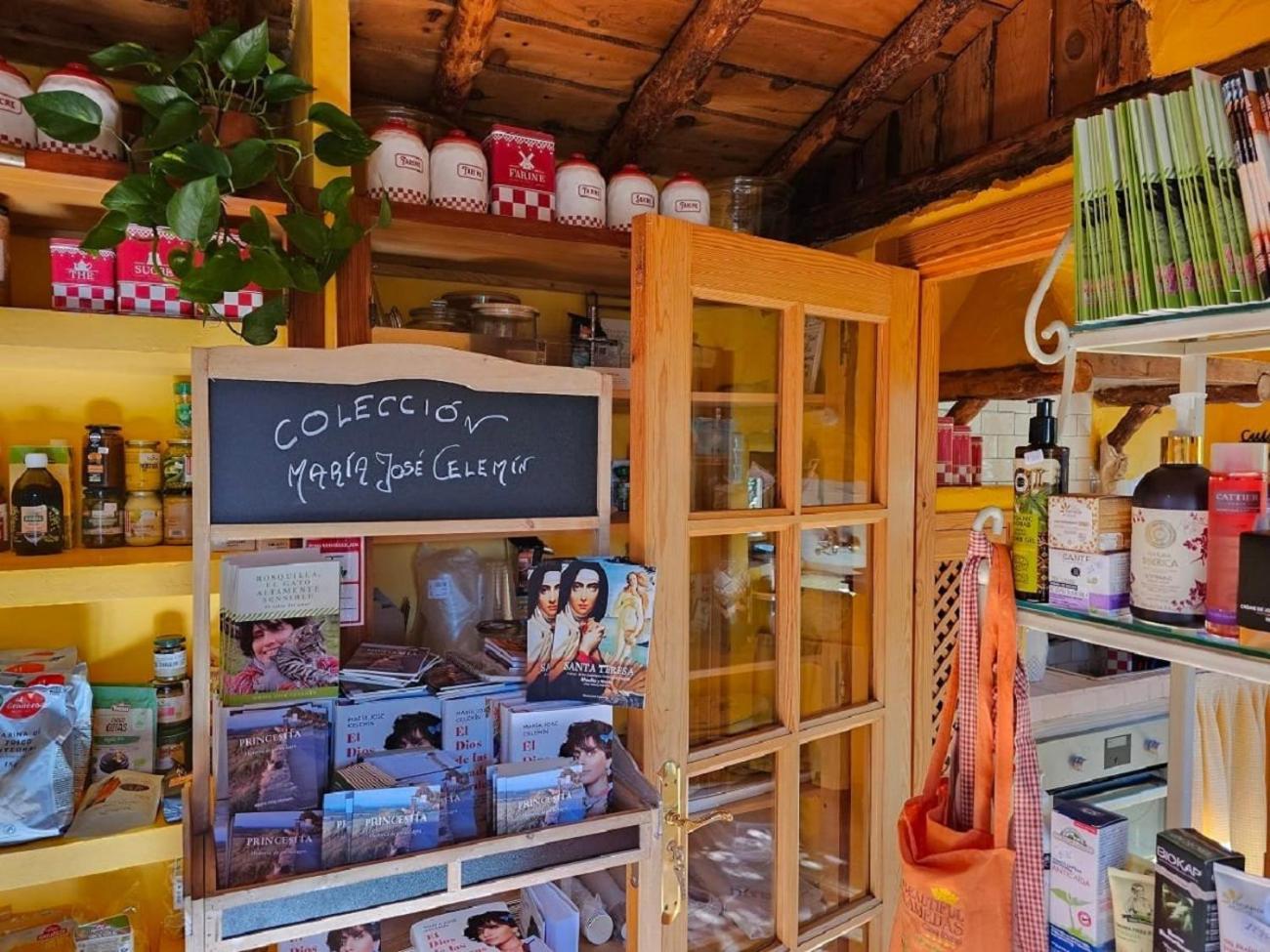 Beautiful Alamedas - Una Casa Rural Con Una Historia Unica Castronuno Bagian luar foto