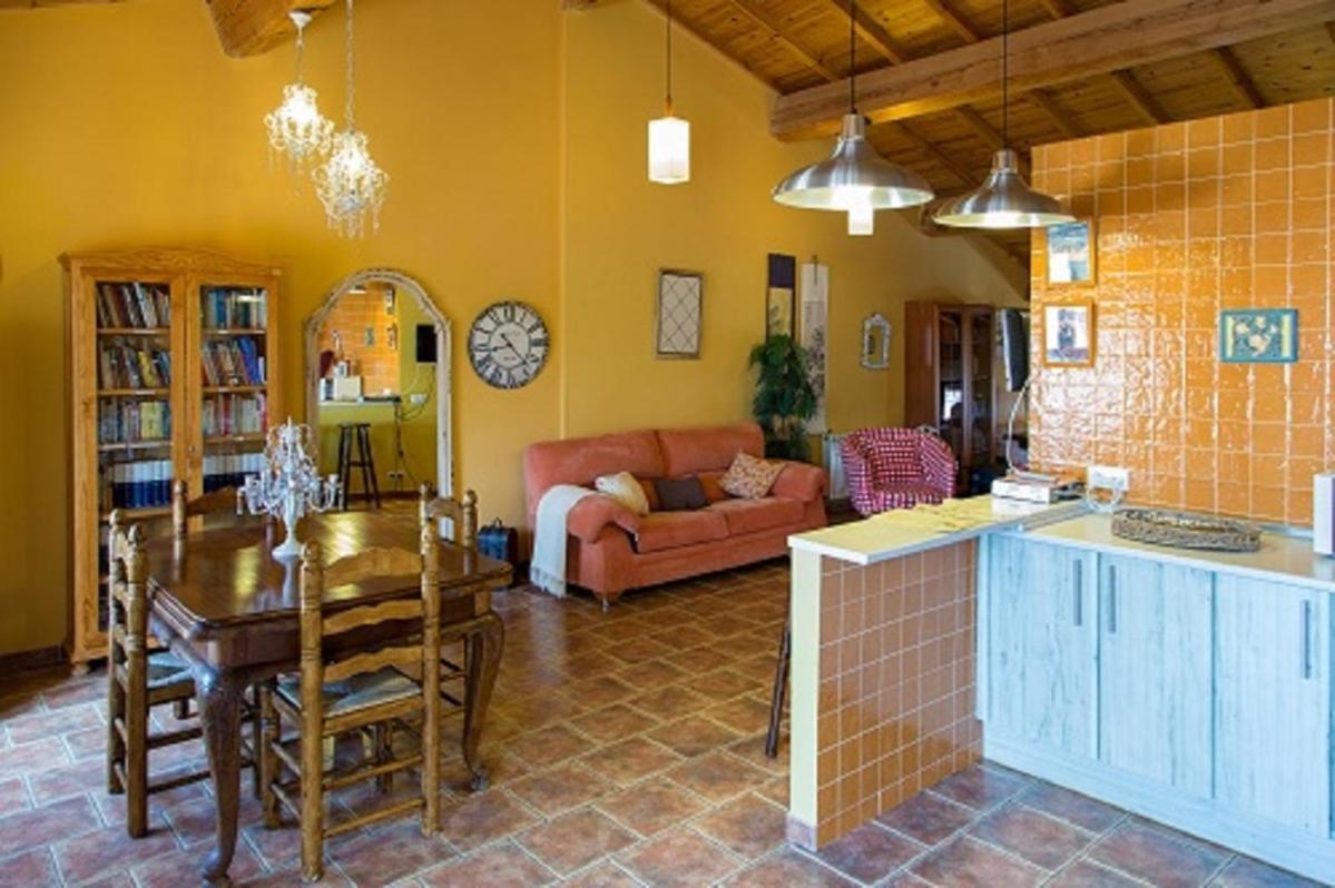 Beautiful Alamedas - Una Casa Rural Con Una Historia Unica Castronuno Bagian luar foto