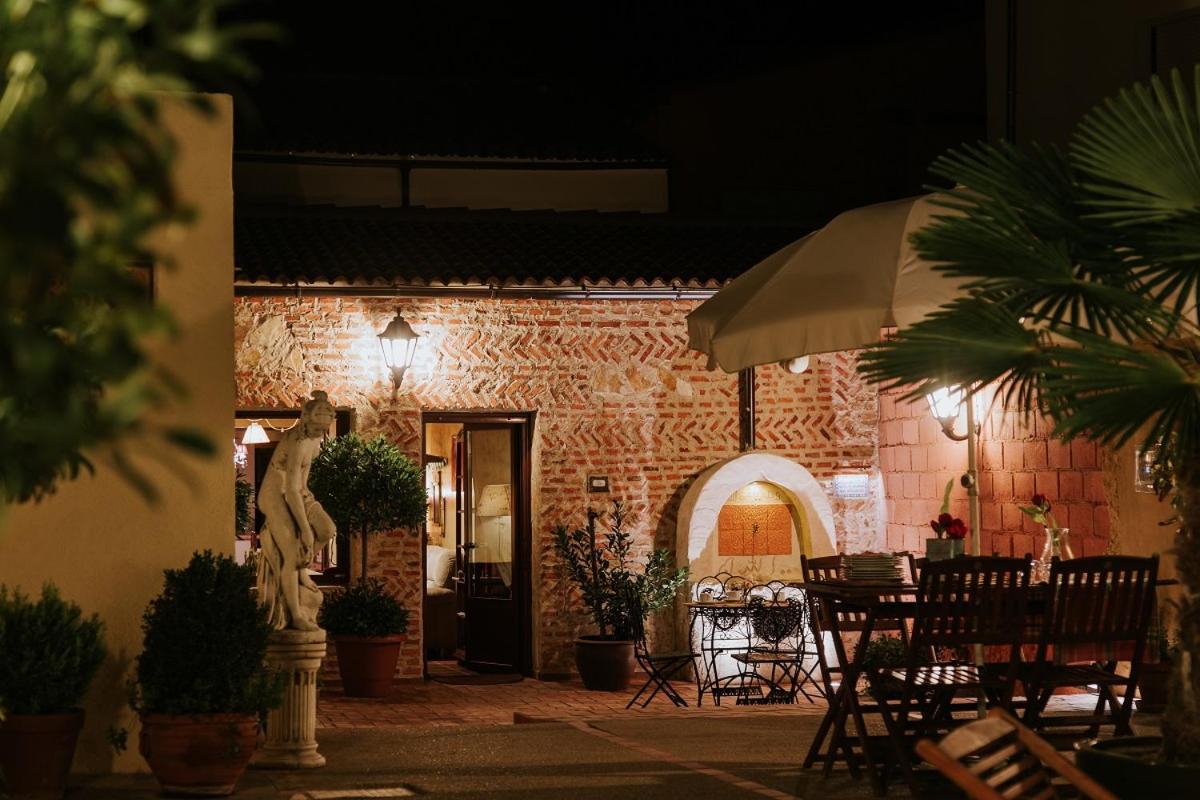 Beautiful Alamedas - Una Casa Rural Con Una Historia Unica Castronuno Bagian luar foto