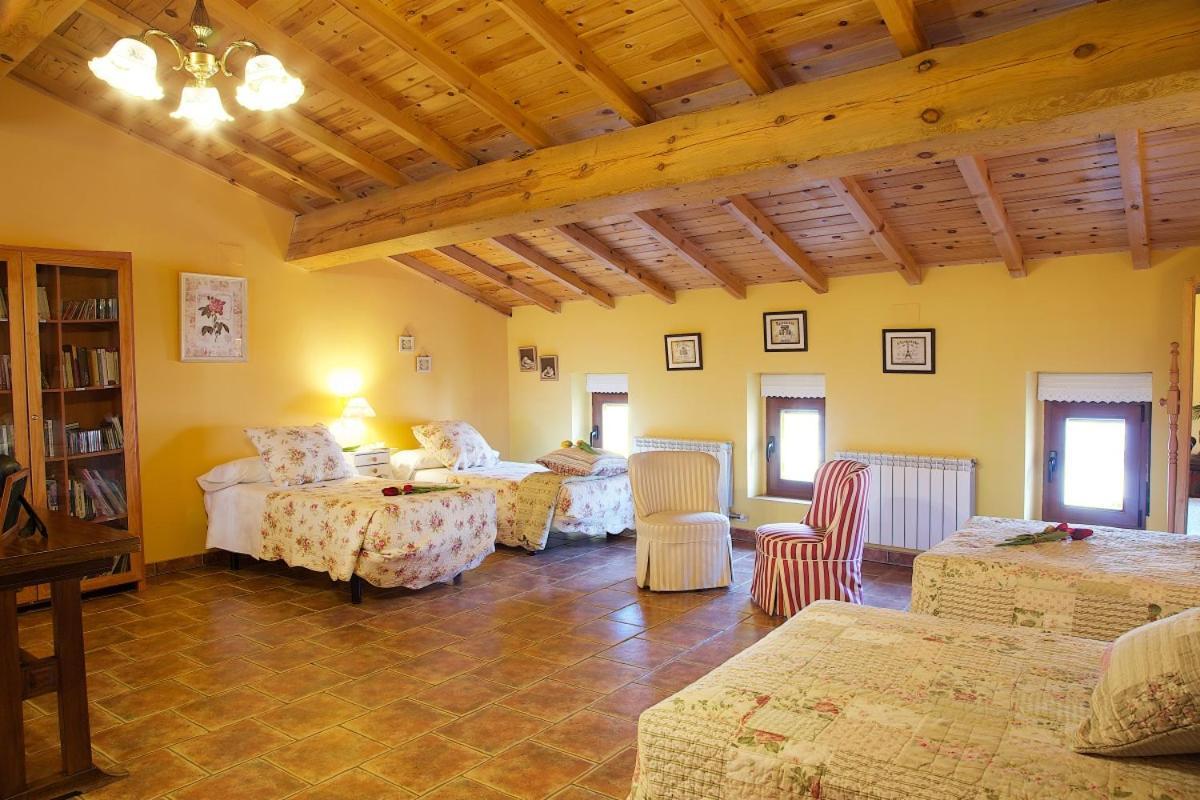 Beautiful Alamedas - Una Casa Rural Con Una Historia Unica Castronuno Bagian luar foto
